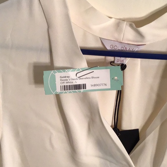 Sleeveless blouse. - Picture 3 of 3